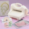 Vaessen Creative Cut Easy A5 snij- en embossingmachine voor stansen en embossen. Geschikt voor kaarten, scrapbooking, papercraft en meer.