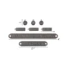 Tim Holtz Halloween Word Plaques + Tags (TH94388) Tim Holtz Idea-ology Halloween Word Plaques + Tags met 8 metalen embellishments. Discontinued uitgave, perfect voor Halloween, journals en mixed media.